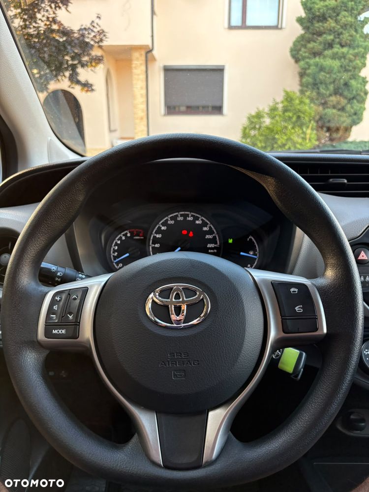 Toyota Yaris 1.0 Premium - 13