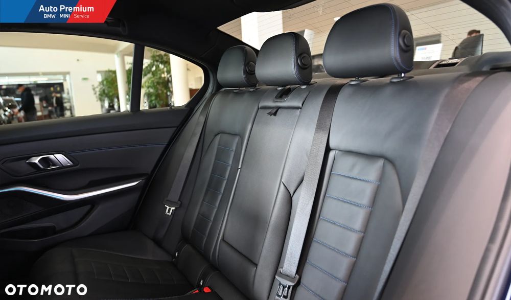 BMW Seria 3 330i xDrive M Sport - 15