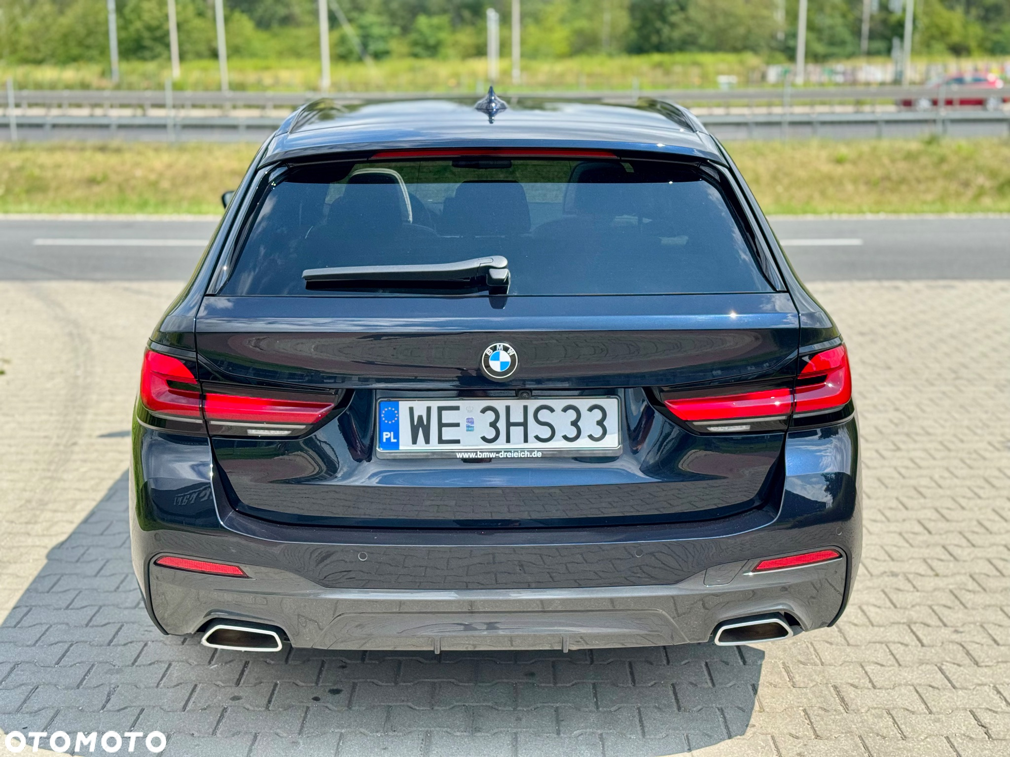 BMW Seria 5 520d xDrive Touring M Sport Edition - 9