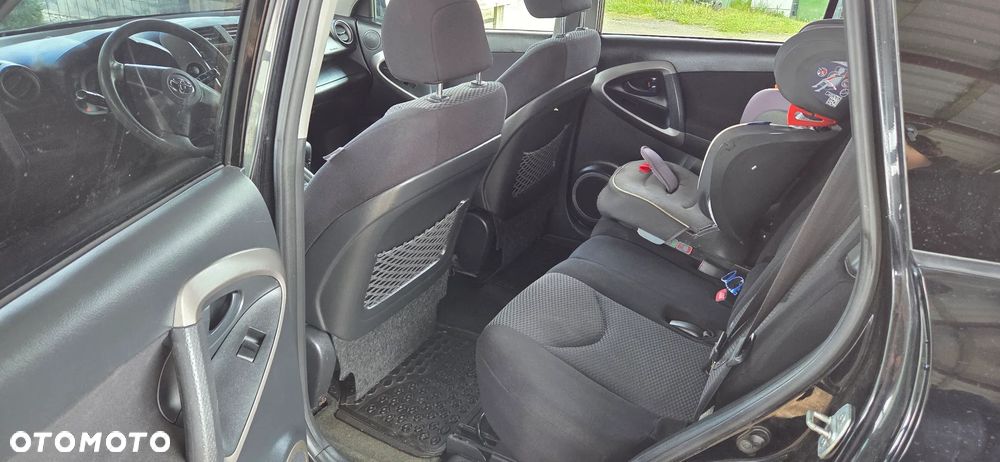 Toyota RAV4 - 10