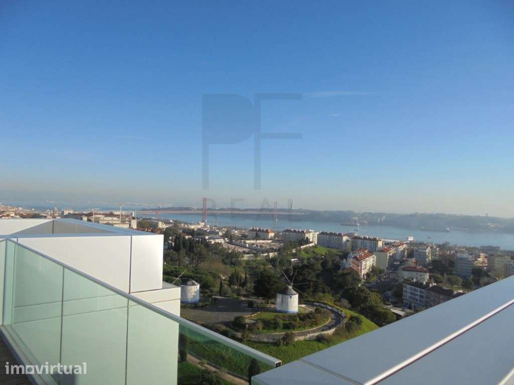 T4 com Vista de Rio - Grande imagem: 3/30