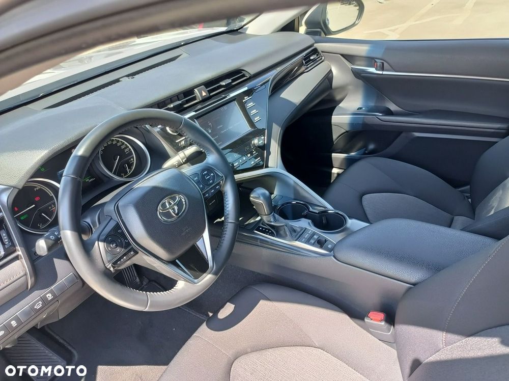 Toyota Camry 2.5 Hybrid Comfort CVT - 35