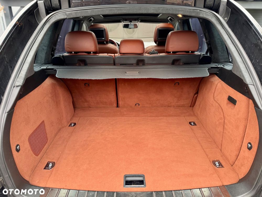Porsche Cayenne Turbo - 12