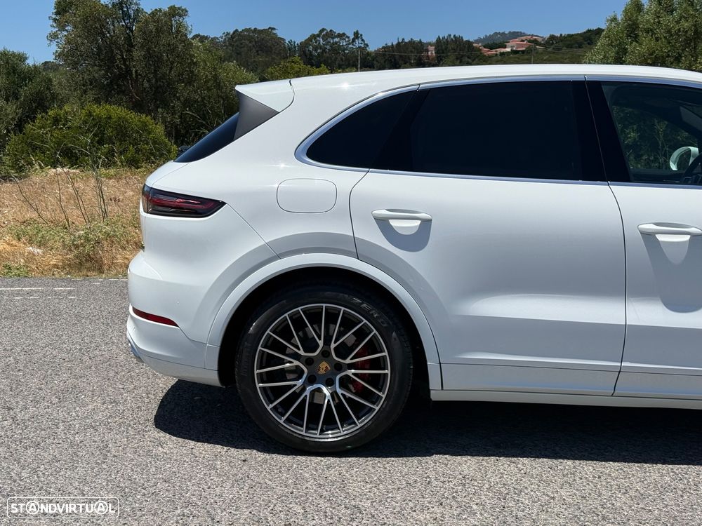 Porsche Cayenne E-Hybrid - 12