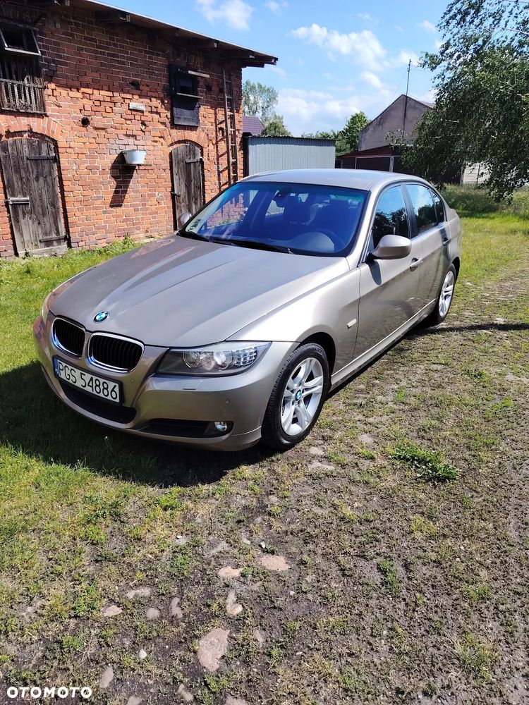 BMW Seria 3 318i - 1