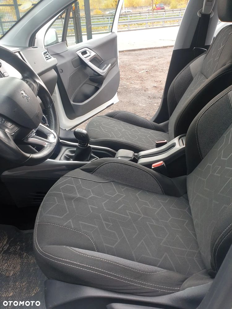 Peugeot 2008 - 17