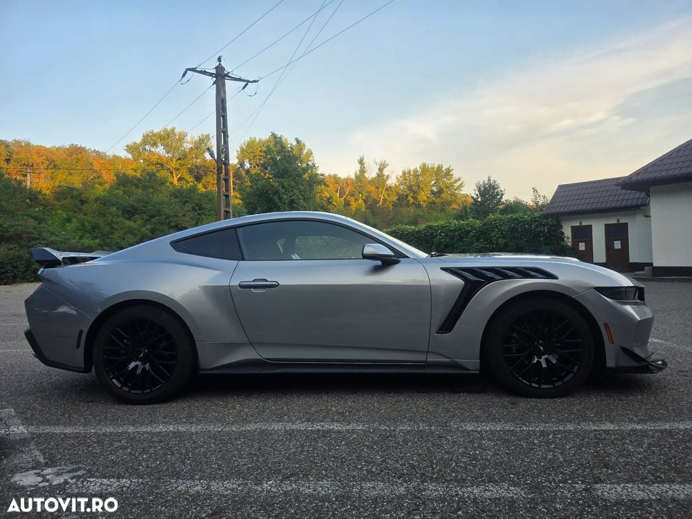 Ford Mustang - 6