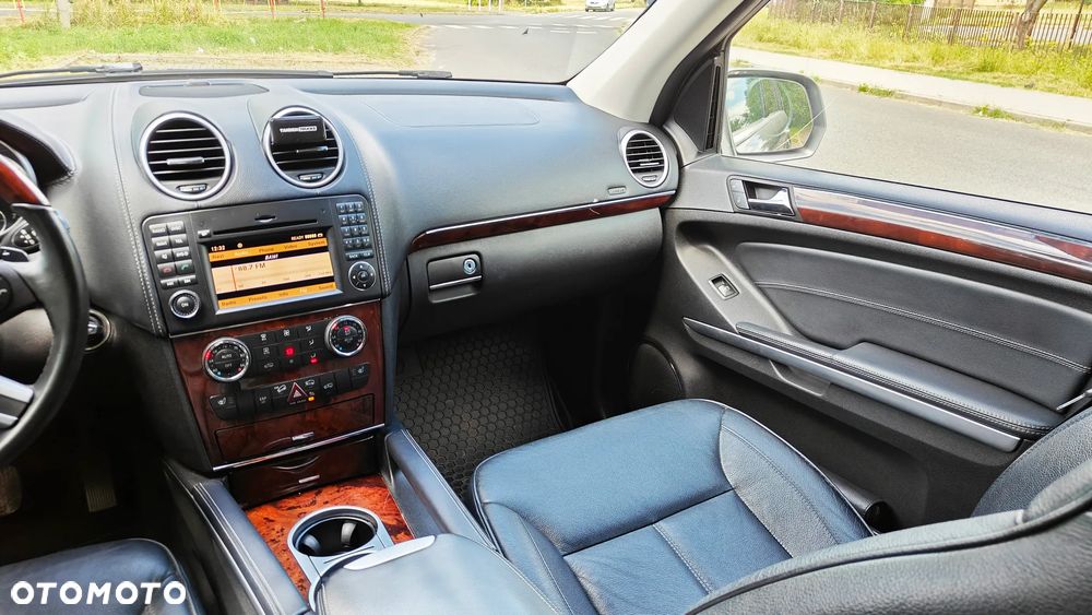 Mercedes-Benz GL 450 - 10
