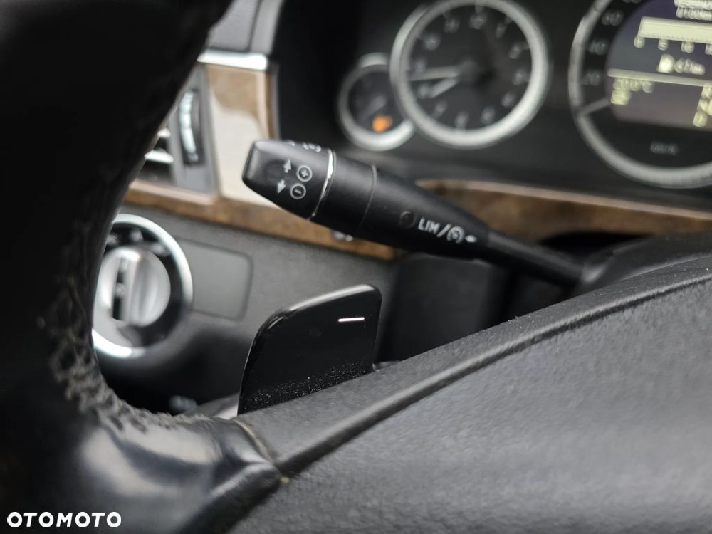 Mercedes-Benz Klasa E 350 CDI DPF BlueEFFICIENCY 7G-TRONIC Elegance - 35