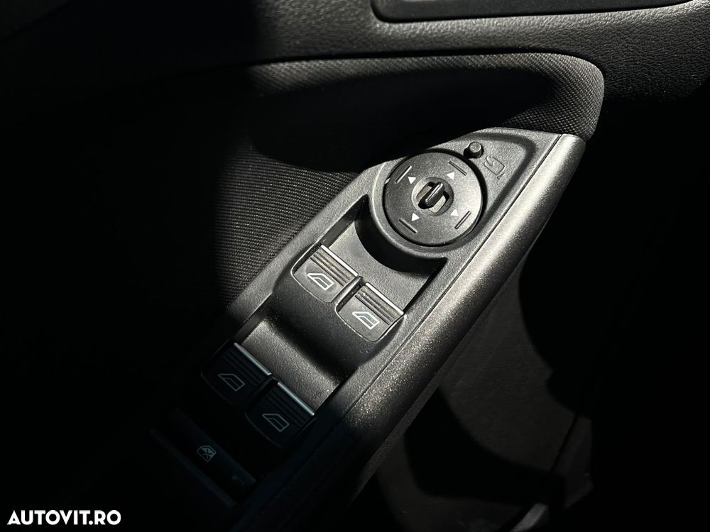 Ford Focus 1.0 EcoBoost Connected - 26
