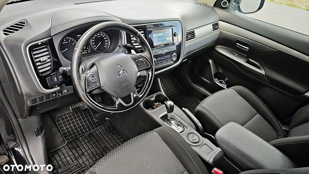 Mitsubishi Outlander - 11