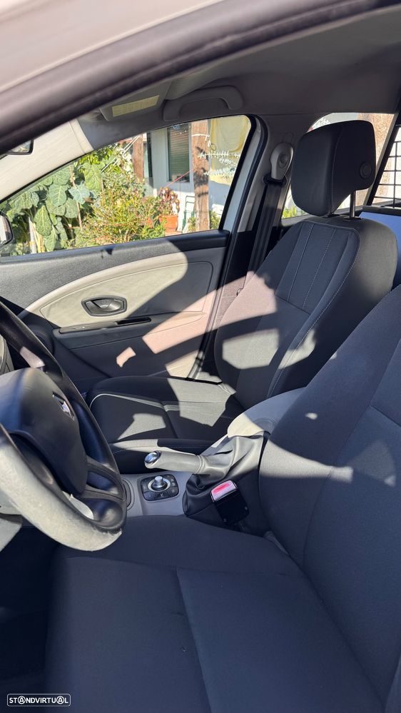 Renault Mégane 1.5 dCi Confort - 8