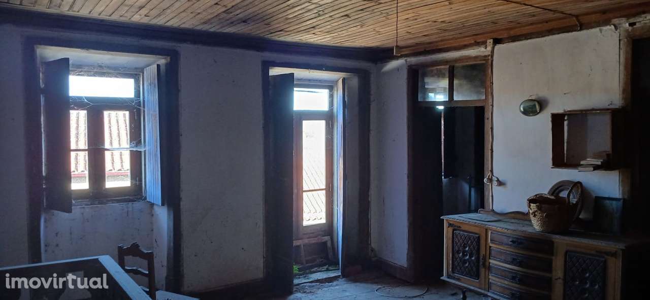 Quinta para restaurar na freguesia de Chãos - Grande imagem: 3/60