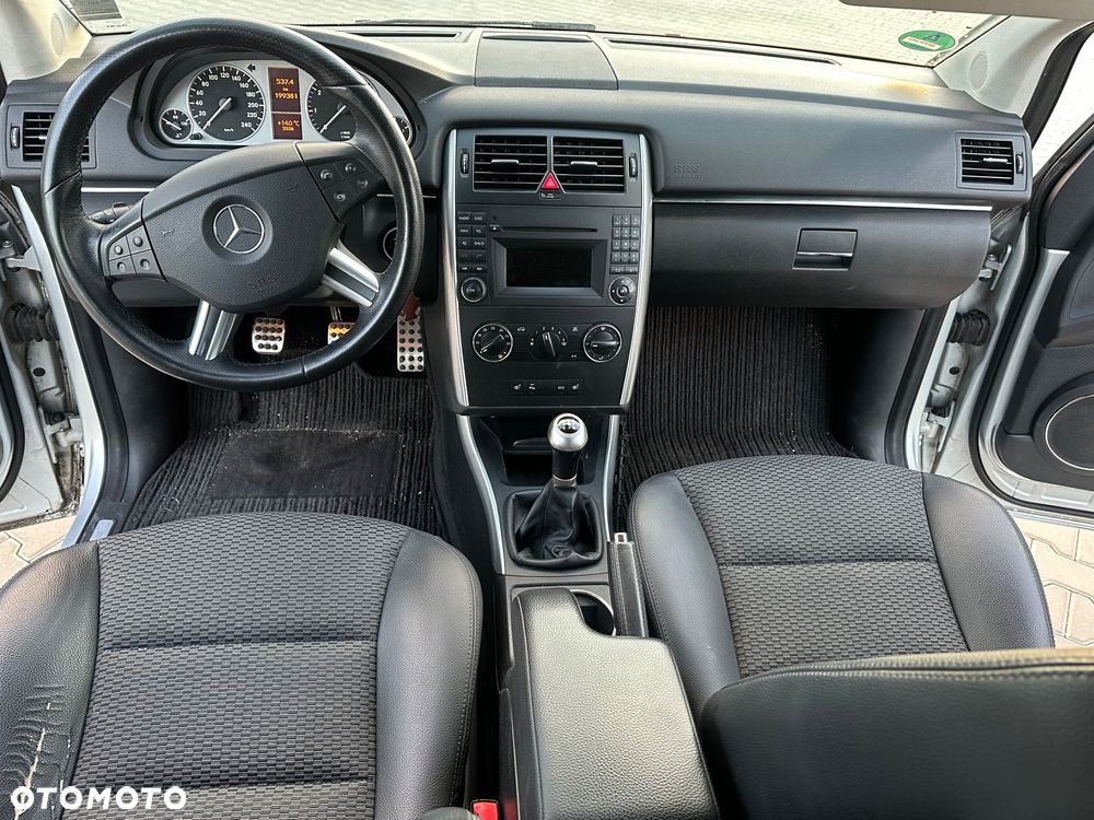 Mercedes-Benz Klasa B 160 BlueEFFICIENCY SPORT EDITION - 32
