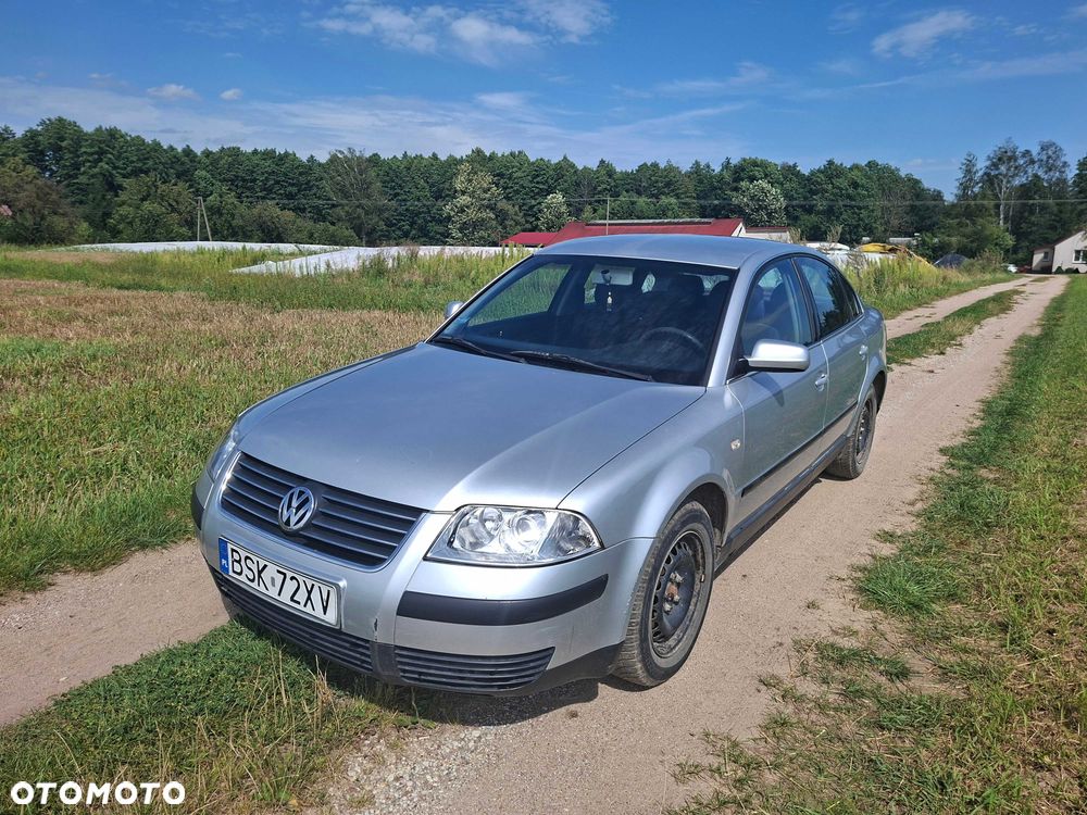 Volkswagen Passat - 1