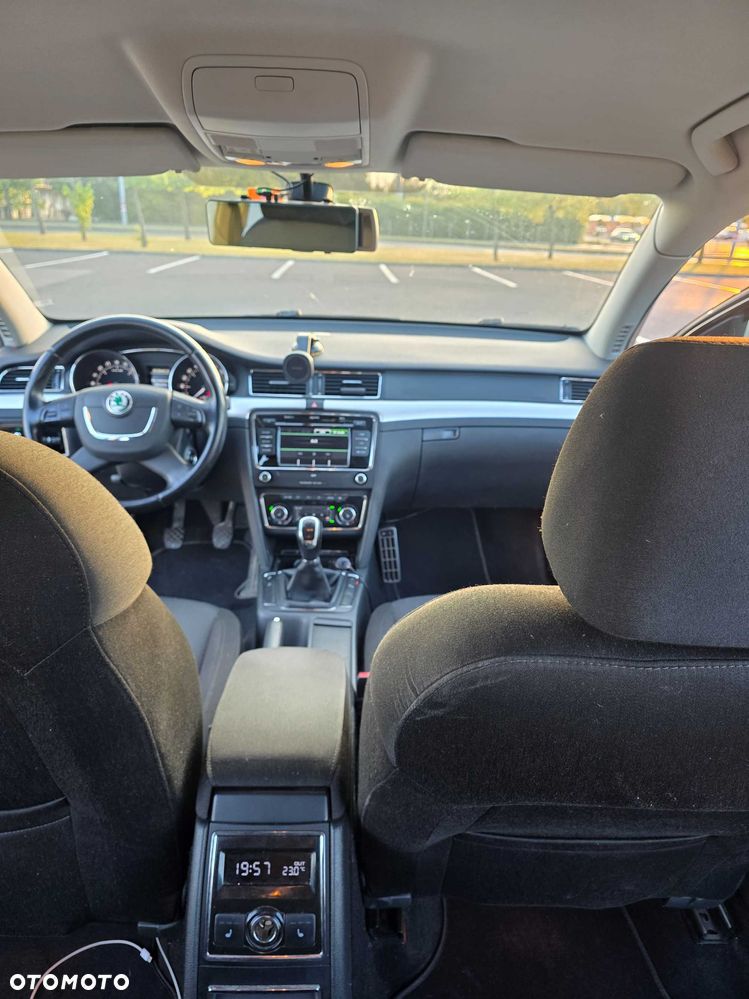Skoda Superb - 8