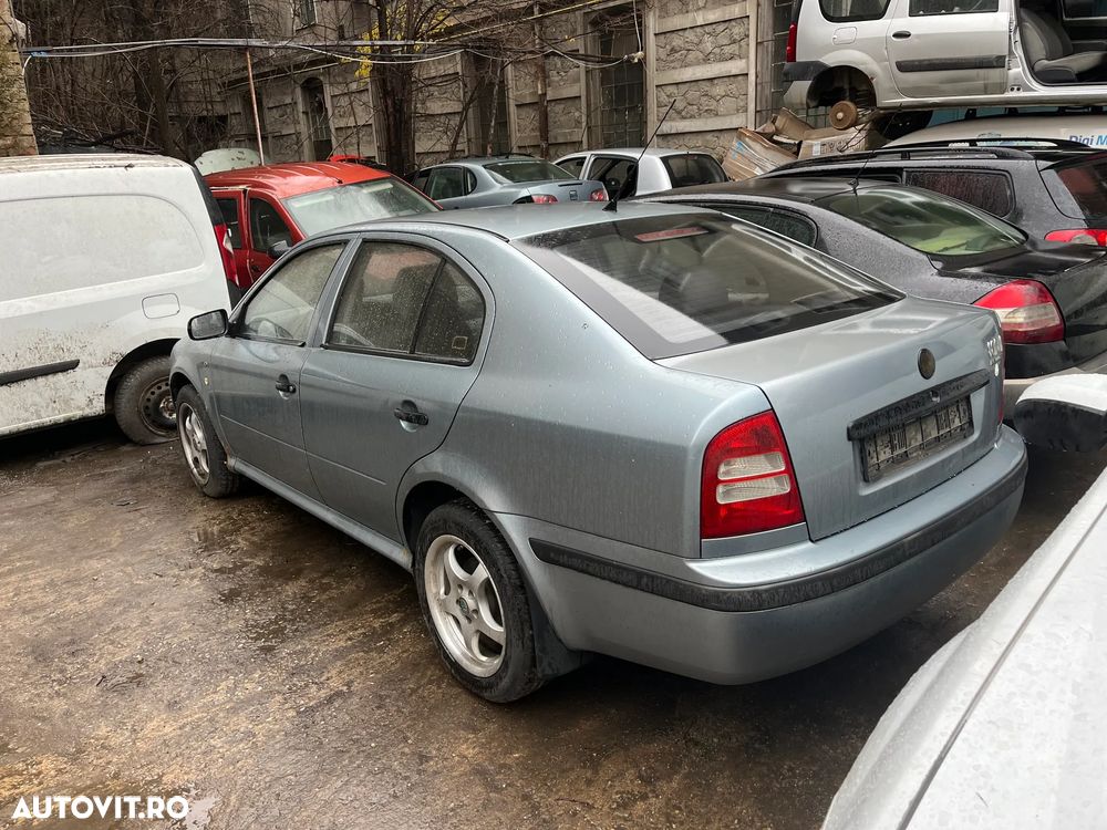Dezmembrez Skoda Octavia 1 tour 2003 gri bleo 1,9 ALH - 4