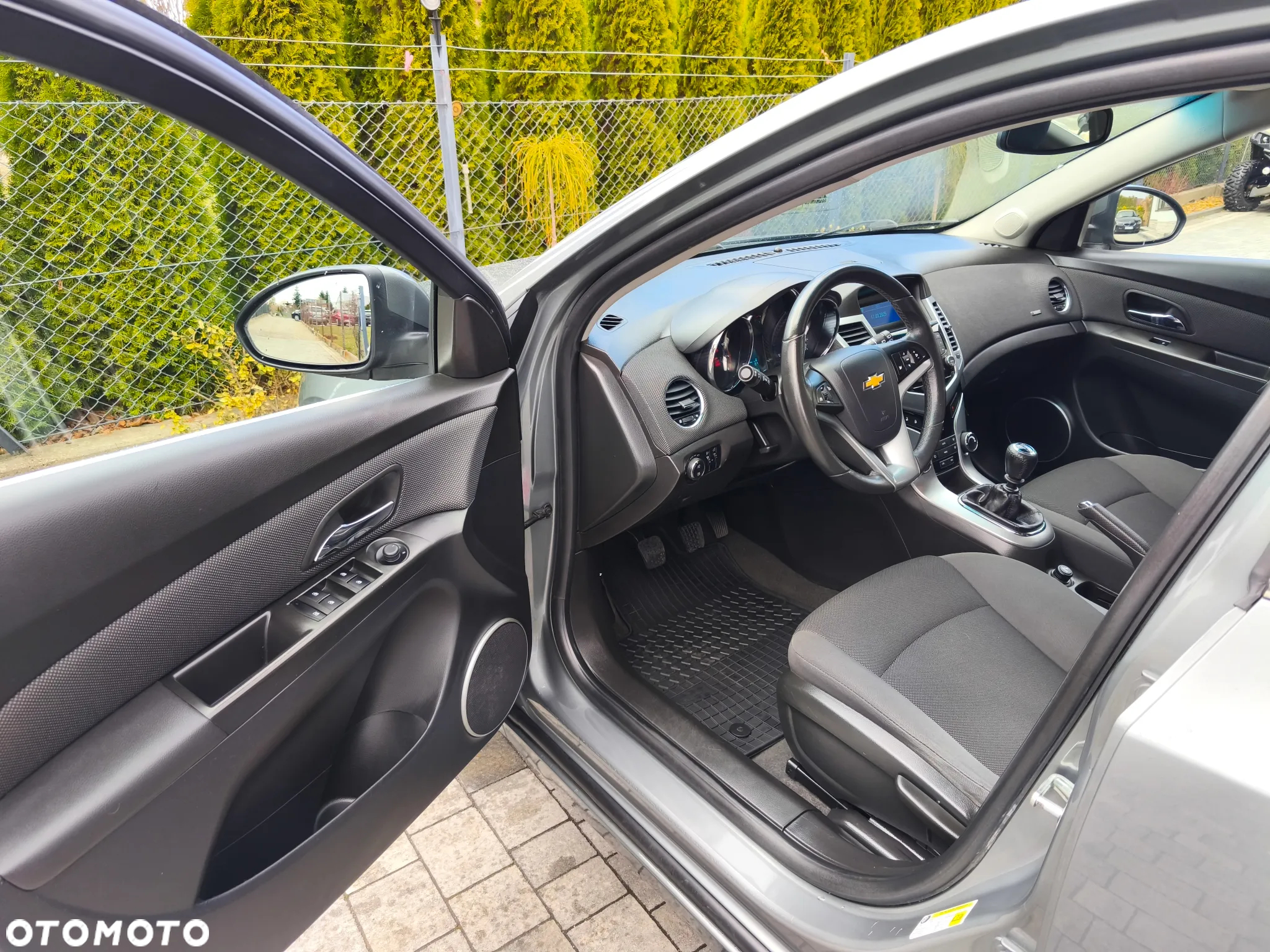 Chevrolet Cruze 1.8 LTZ+ - 11