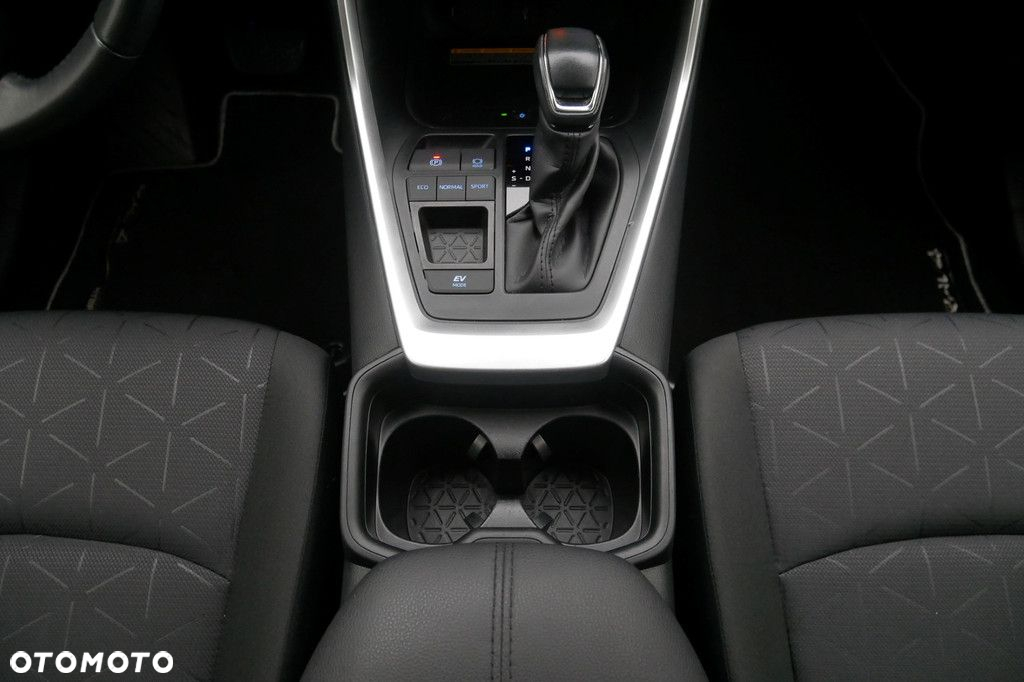 Toyota RAV4 - 11