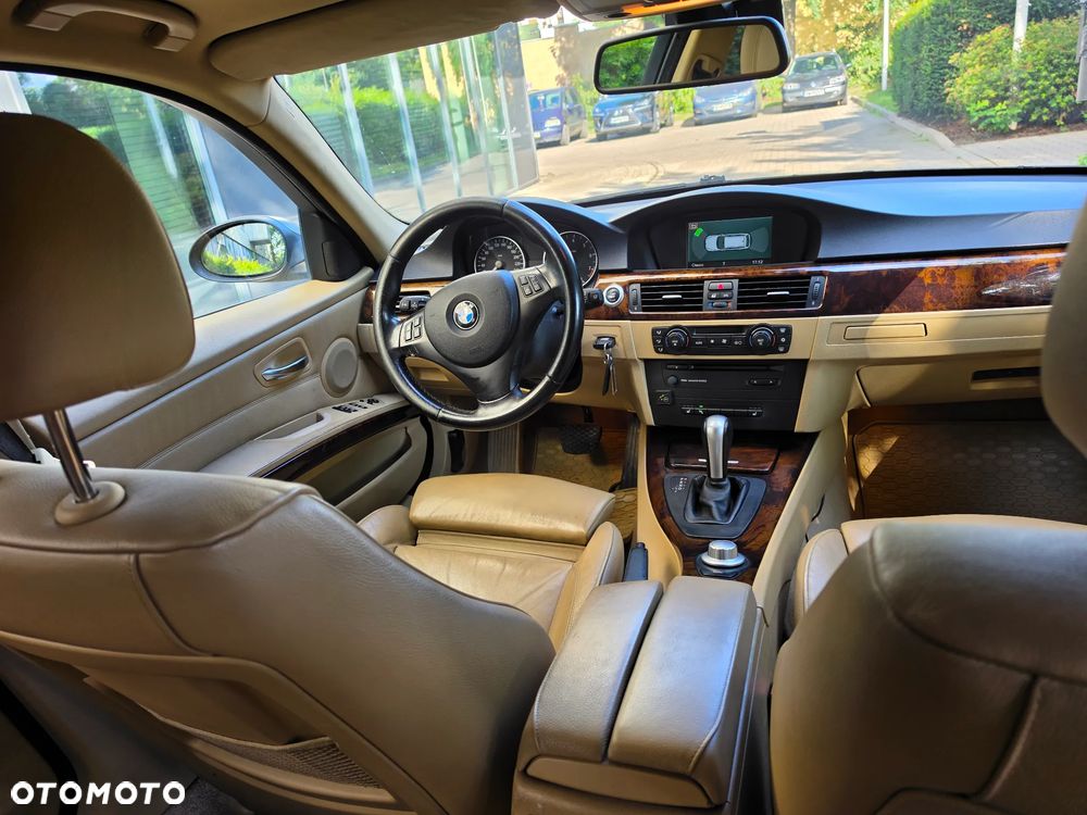 BMW Seria 3 325i - 11