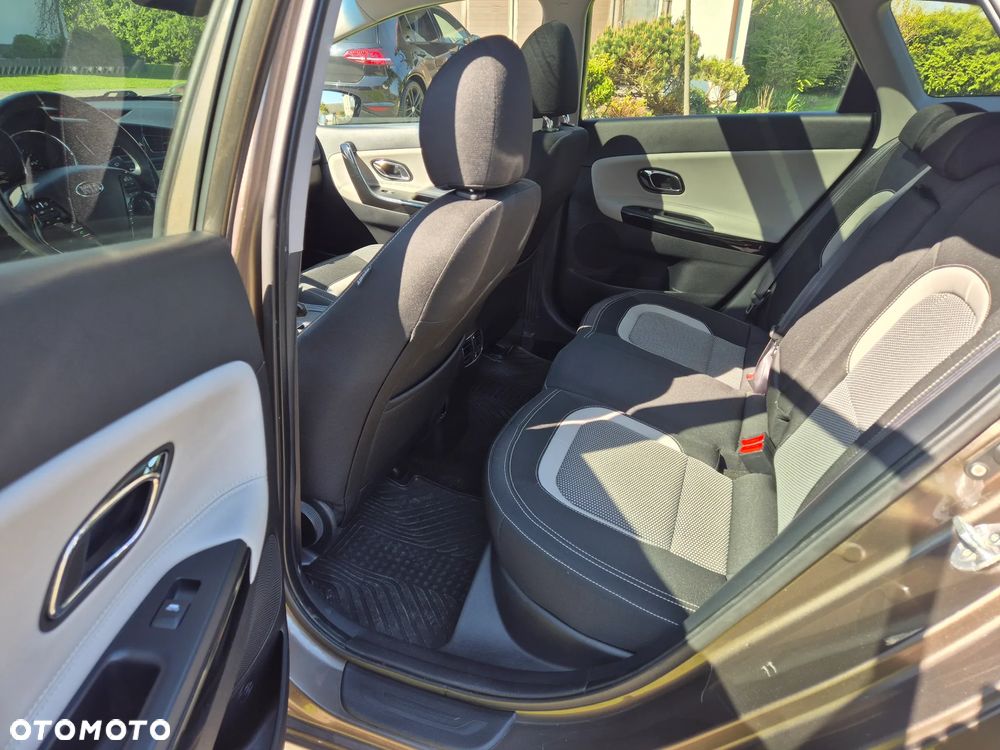Kia Ceed 1.6 GDI L DCT - 23