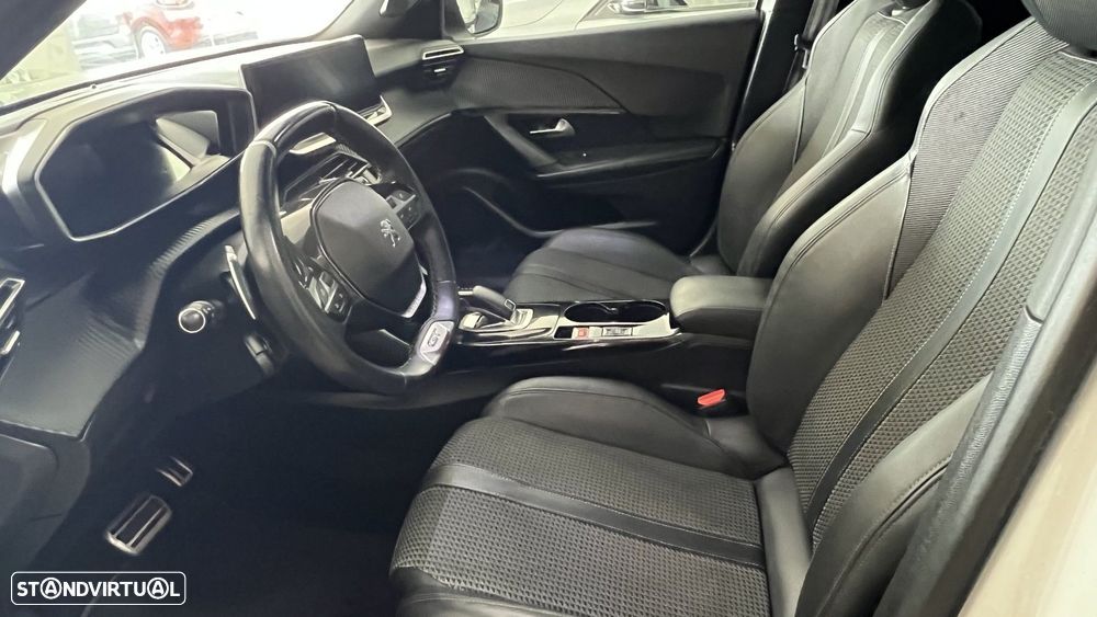 Peugeot 2008 1.2 PureTech GT Line EAT8 - 12