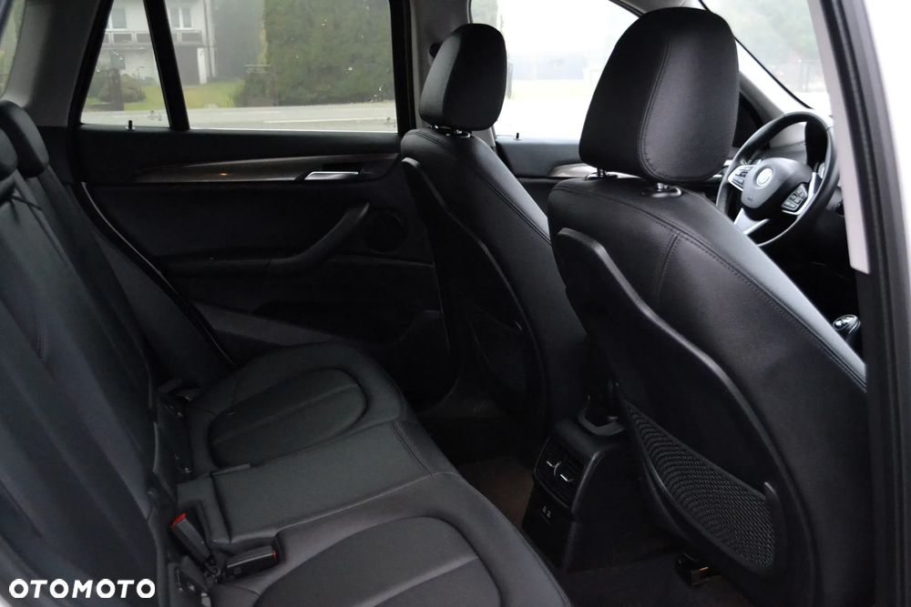 BMW X1 sDrive18i Advantage - 10