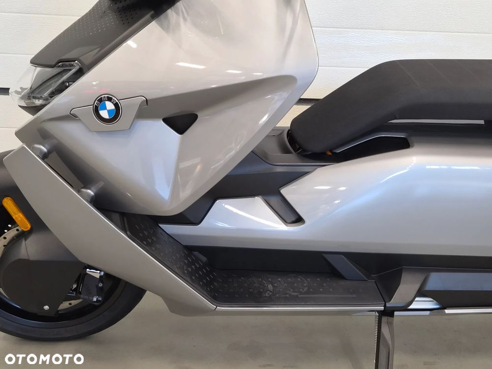 BMW CE 04 - 18