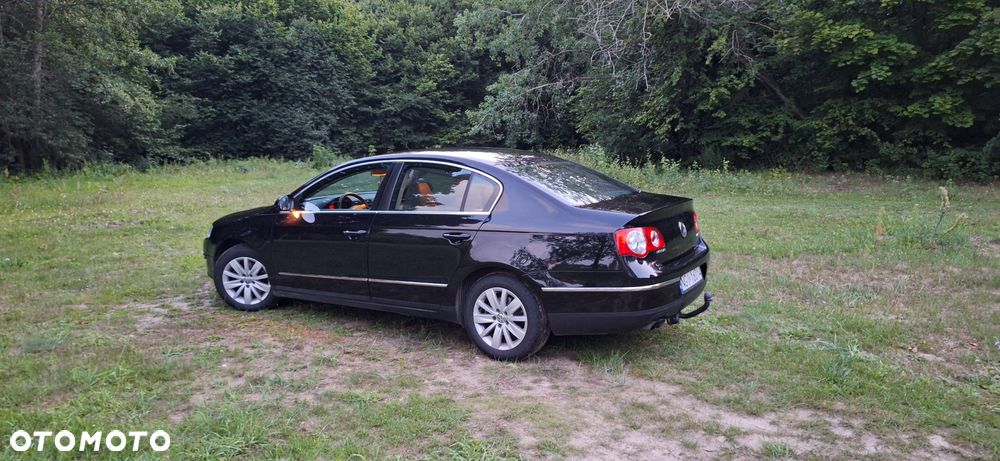 Volkswagen Passat 2.0 FSI Highline - 2