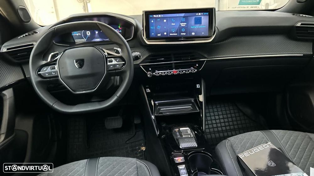 Peugeot 2008 1.2 PureTech Allure EAT8 - 4