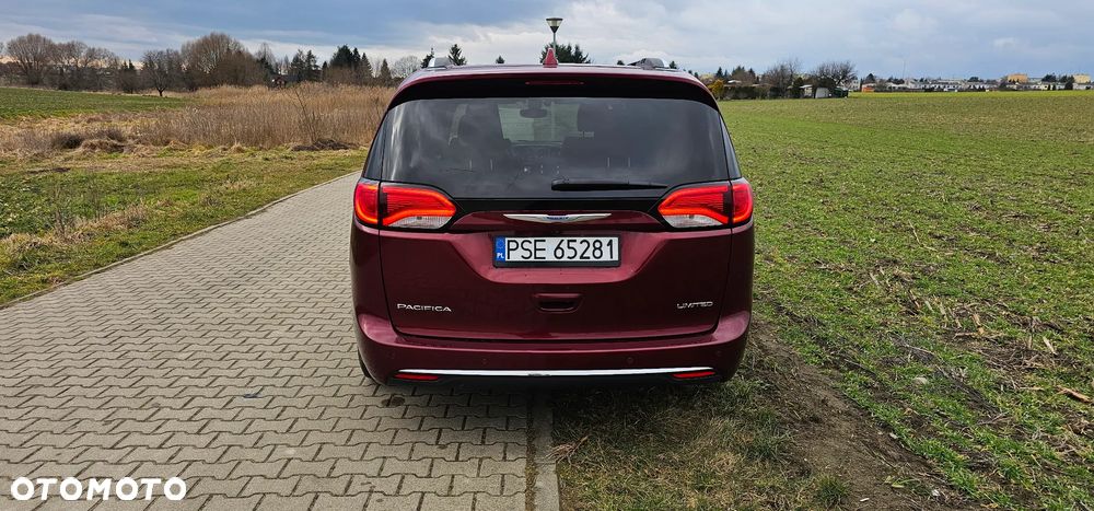 Chrysler Pacifica - 7