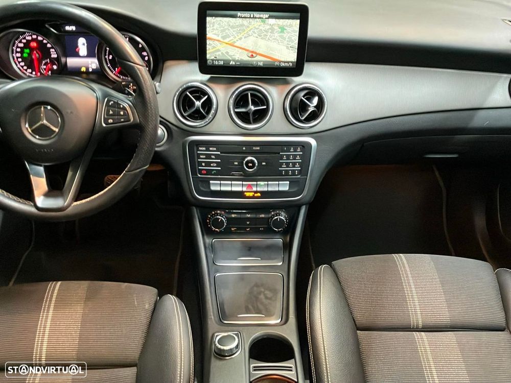 Mercedes-Benz CLA 180 d Shooting Brake Urban Aut. - 11
