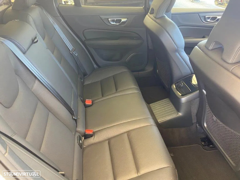 Volvo V60 2.0 T6 AWD TE Plus Dark - 13
