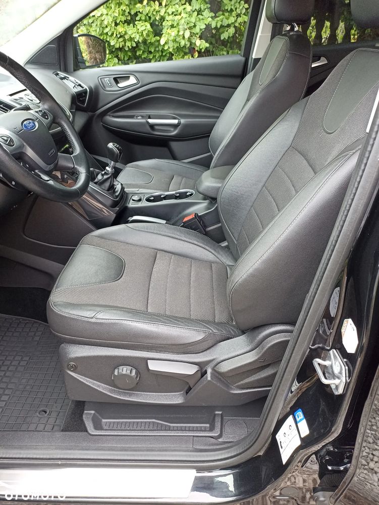 Ford Kuga 2.0 TDCi 2x4 Titanium - 18