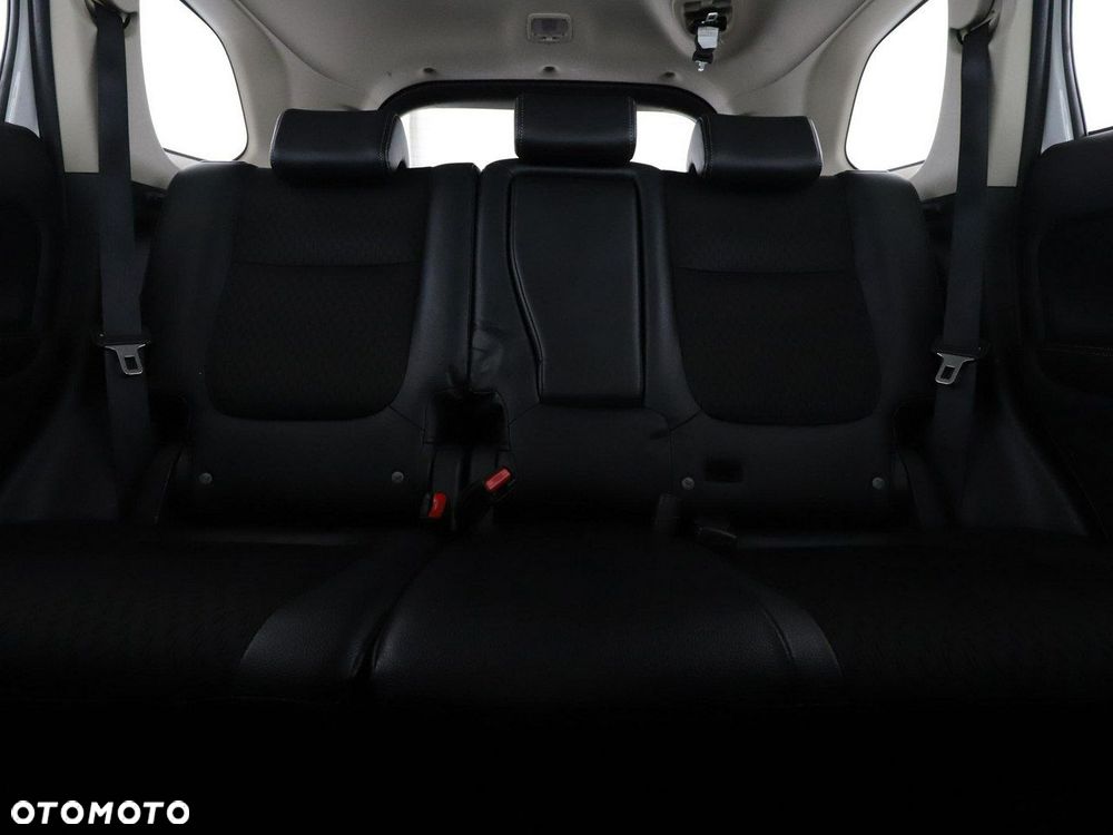 Mitsubishi Outlander - 18