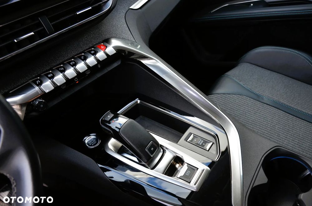 Peugeot 5008 BlueHDi 130 EAT8 Allure - 24