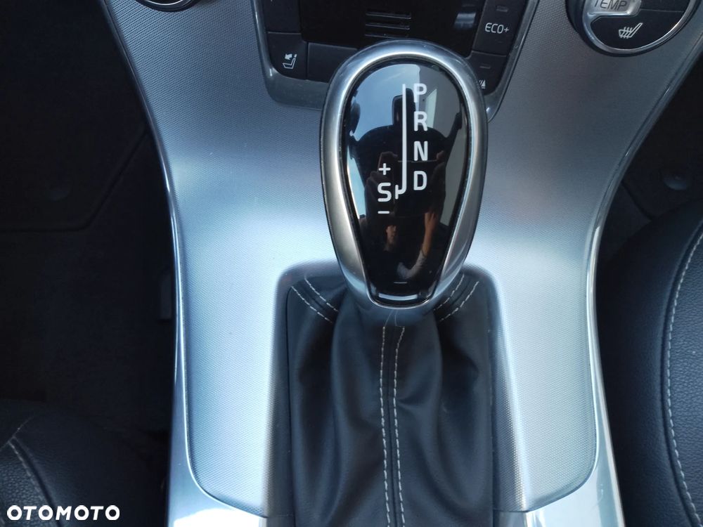 Volvo V60 D3 Geartronic Kinetic - 22