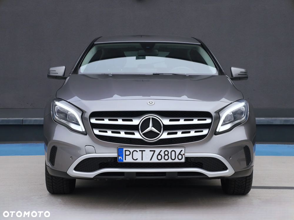Mercedes-Benz GLA 180 7G-DCT - 4
