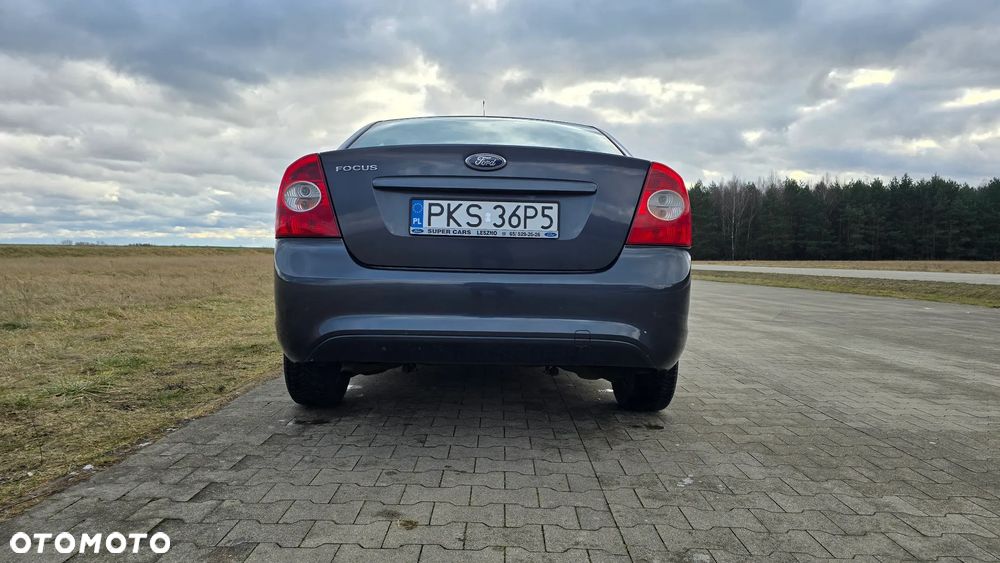 Ford Focus 1.6 Ti-VCT Ghia - 10