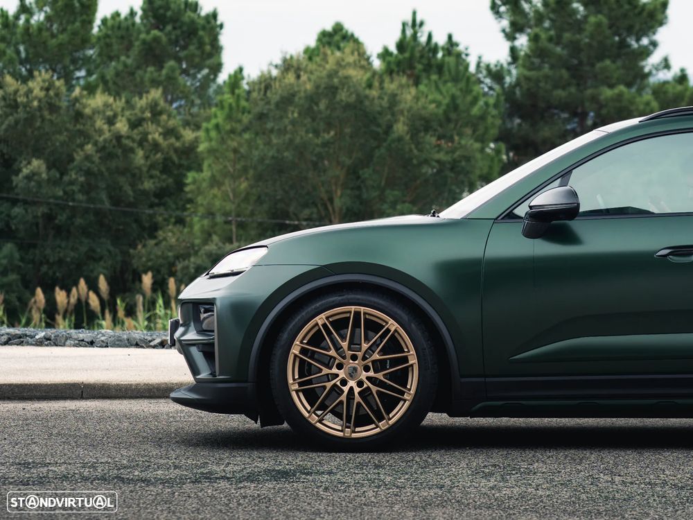 Porsche Macan Electric Turbo - 12