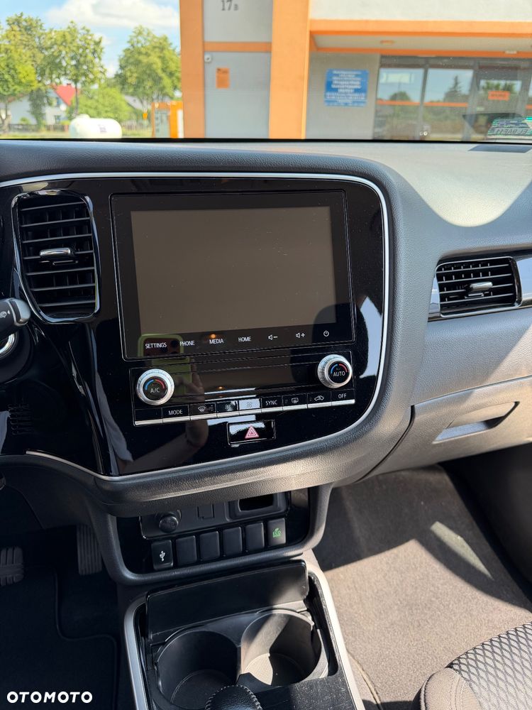 Mitsubishi Outlander 2.0 Instyle SDA 4WD CVT - 12