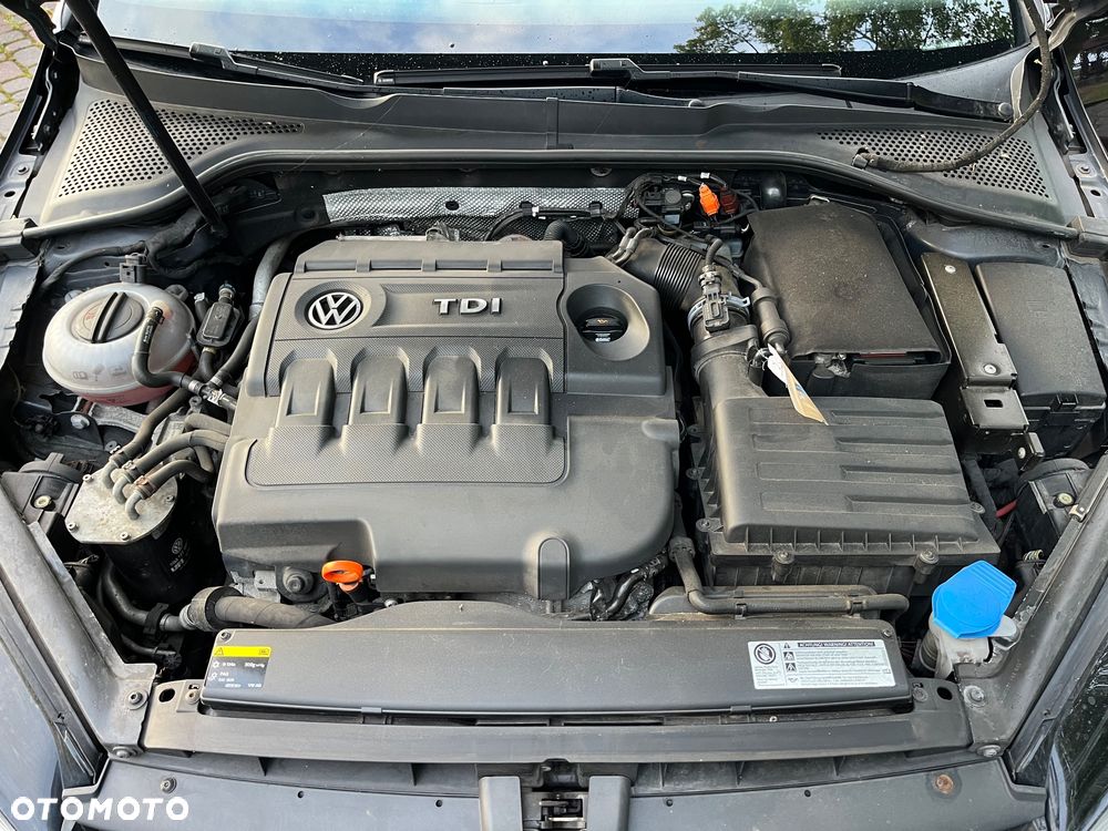 Volkswagen Golf 1.6 TDI DPF BlueMotion Technology Style - 24