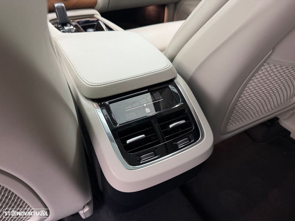 Volvo XC 90 2.0 B5 Momentum Plus AWD - 28