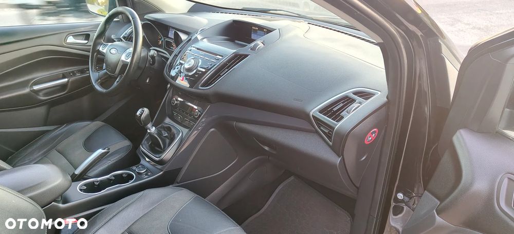 Ford Kuga 2.0 TDCi 4x4 Titanium - 24