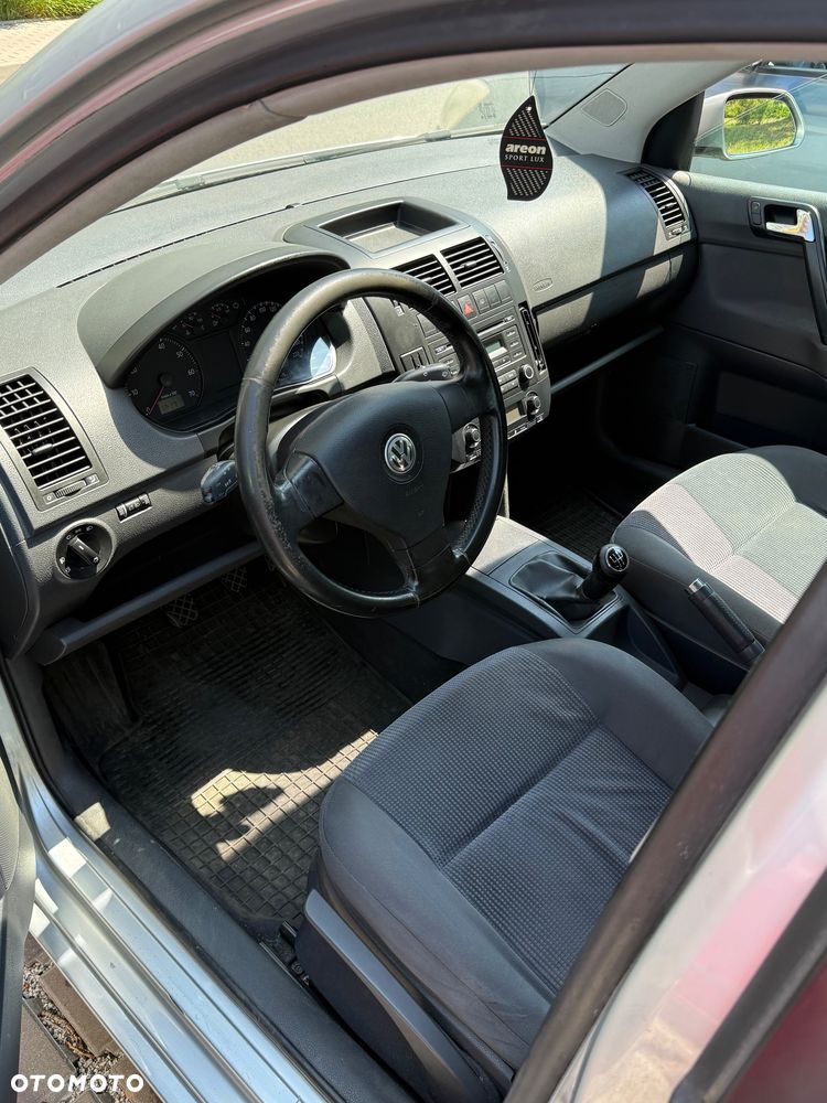 Volkswagen Polo 1.4 16V Comfortline - 9