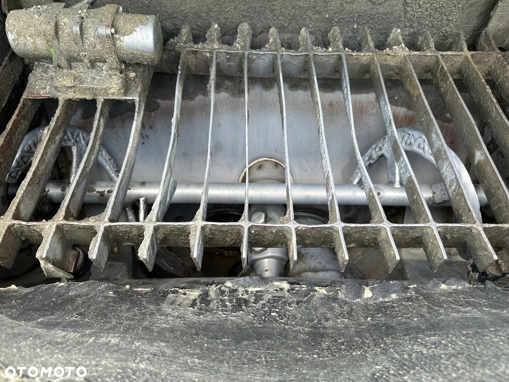 Mercedes-Benz Actros - 13