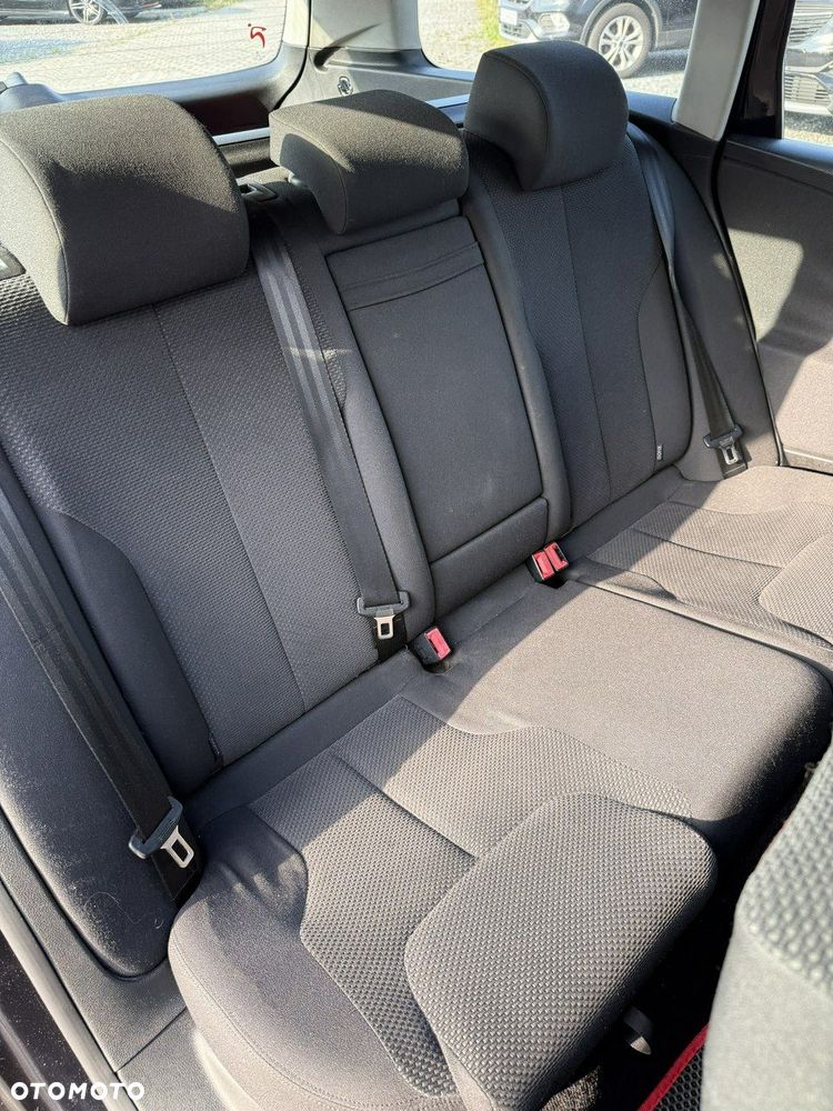Volkswagen Passat Variant 1.9 TDI DPF Individual - 16