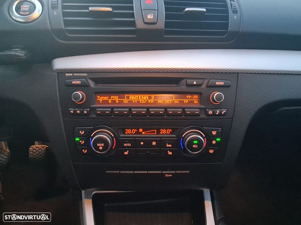 BMW 120 d Limited Edition Lifestyle c/ M Sport Pack - 7