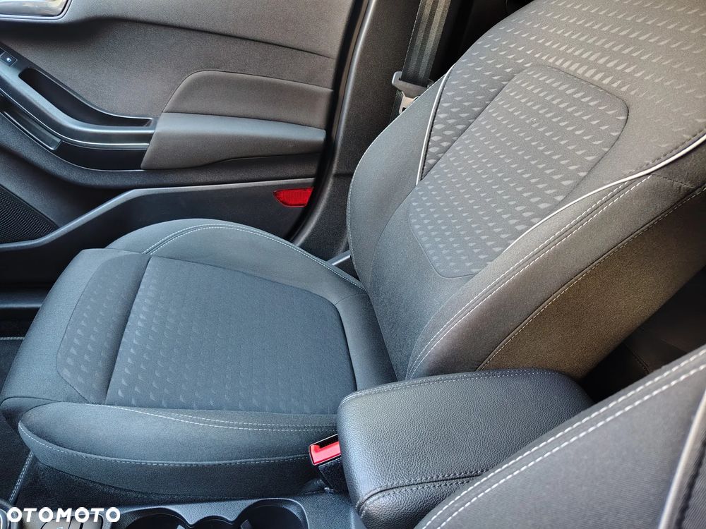 Ford Fiesta 1.1 S&S TITANIUM - 21