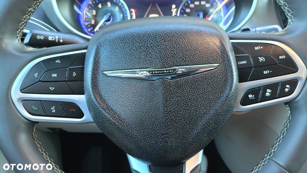 Chrysler Pacifica - 29